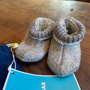 Bombas 6-12 month baby gripper slippers